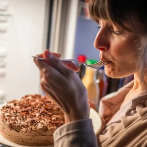 الأكل العاطفي